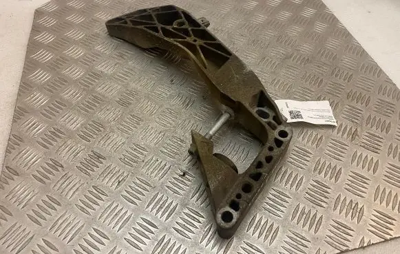 BMW 4 F36 Gran coupe Engine mounting bracket 6769281