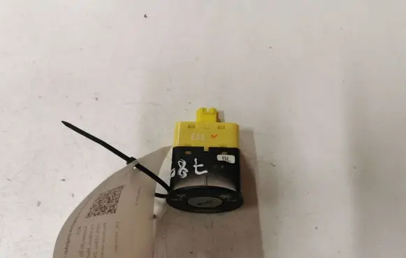 KIA Sorento Passenger airbag on/off switch 