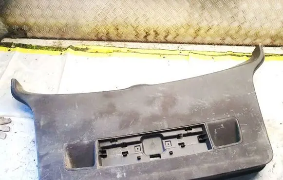 Volkswagen Touran I Other trunk/boot trim element 1t0867601