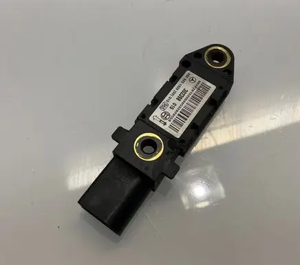 Mercedes-Benz E W211 Airbag deployment crash/impact sensor 0028201326 302398 A0028201326
