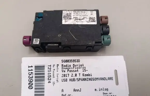 Volkswagen PASSAT B8 USB control unit 5G0035953D 33288407