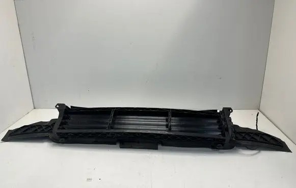 Audi e-tron Intercooler air guide/duct channel 4KE121223