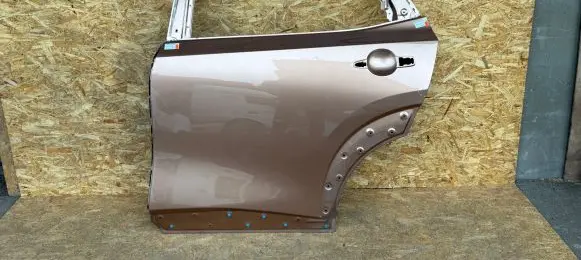 Nissan Ariya Rear door K070152