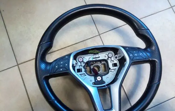 Mercedes-Benz A W176 Steering wheel 2184601918 NE69531