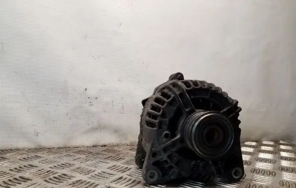Nissan Juke I F15 Generator/alternator 8200728292C 0124525141