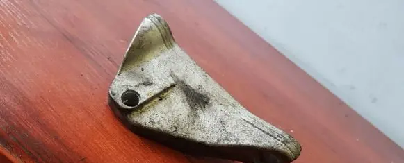 BMW 1 E81 E87 Fuel pump bracket 7804376