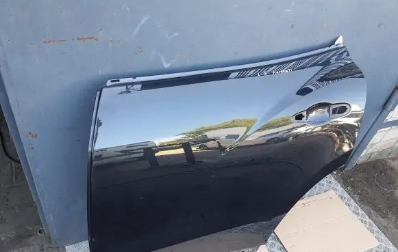 Maserati Levante Rear door