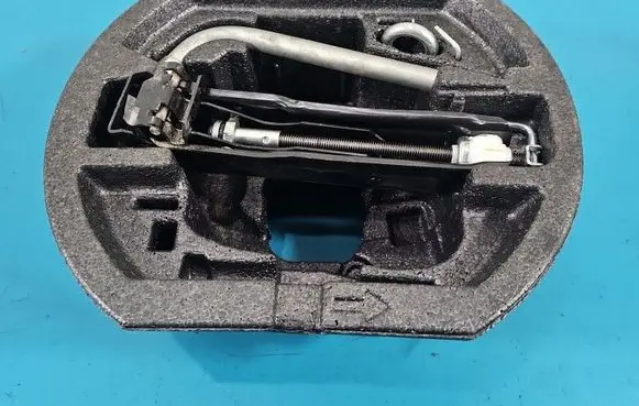 Skoda Fabia Mk2 (5J) Lift Jack 5J0011031A IMPRK1571587