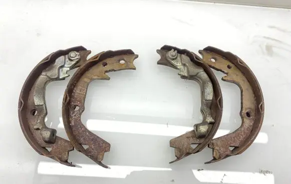 Subaru Legacy Handbrake/parking brake pads 