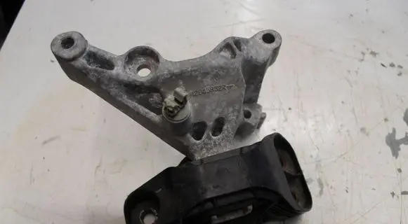 Renault Espace V (RFC) Engine mounting bracket 112845852R
