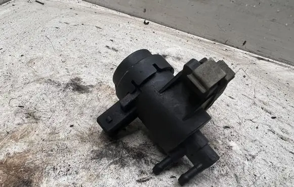 Renault Scenic II - Grand scenic II Turbo solenoid valve 7700113071