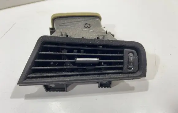 BMW 5 F10 F11 Dashboard side air vent grill/cover trim 168281
