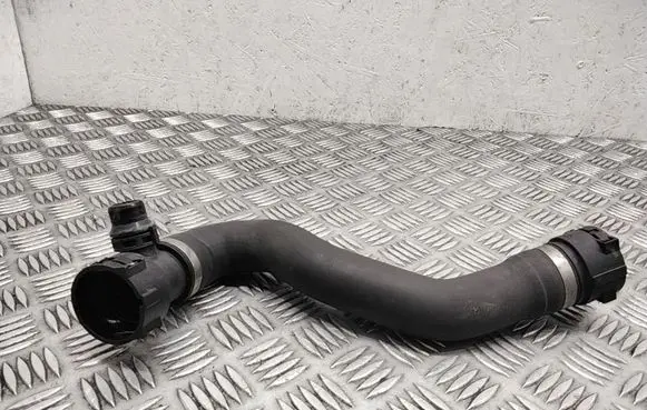 BMW X5 E70 Engine coolant pipe/hose