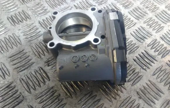 Mercedes-Benz E W238 Electric throttle body valve A2071410025