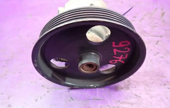 Renault Megane I Power steering pump 8200059051