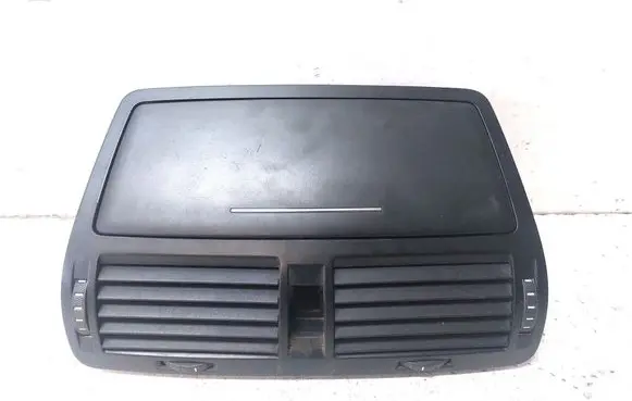 Skoda Octavia Mk2 (1Z) Dash center air vent grill 1Z0820951