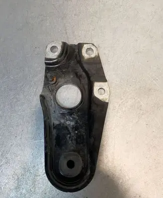 Suzuki Vitara (LY) Radiator mount bracket 64RL