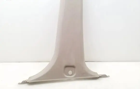 KIA Sorento (B) pillar trim (bottom) 858353E000