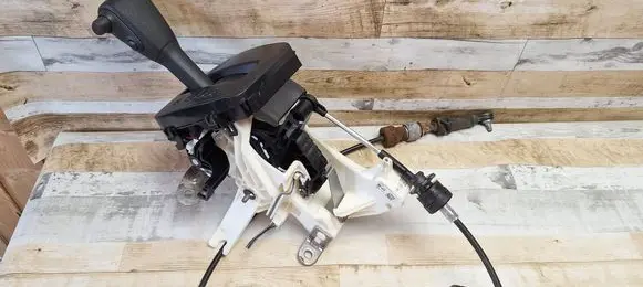 Nissan NV200 Gear shifter/selector LM0A810