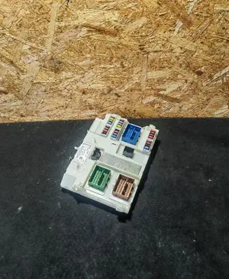 Volvo S60 Fuse module 31327996AA
