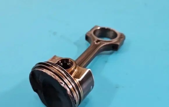 Piston