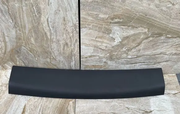 Volvo C40 Tailgate trim 32353467