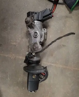 Volkswagen Transporter - Caravelle T5 Ignition lock 6R0905851B