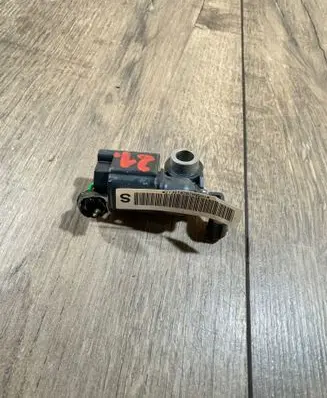 Nissan Navara D23 Airbag deployment crash/impact sensor