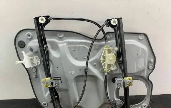 Volkswagen Touran I Front window lifting mechanism without motor 1T0971121AC 1T1837730AP 8RM6XP4K3