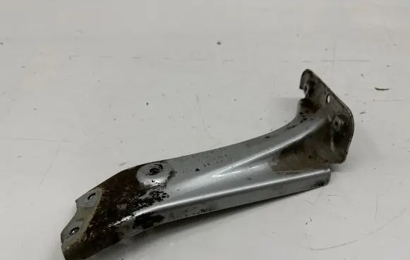 Skoda Octavia Mk3 (5E) Fender mounting bracket 5E0821141
