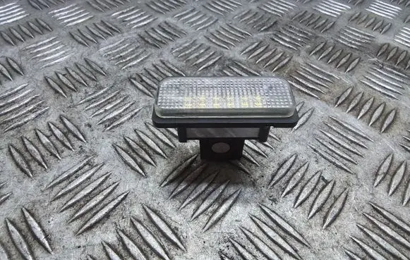 Mercedes-Benz E AMG W211 Number plate light