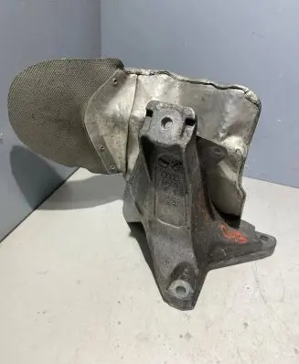 Audi A4 S4 B6 8E 8H Engine mounting bracket 8E0199308A 8D0199388G