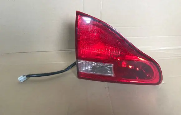 Toyota Avensis Verso Tailgate rear/tail lights 4441