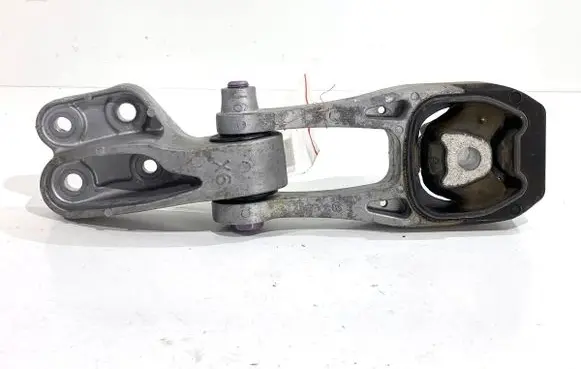 Lexus LBX Engine mounting bracket 