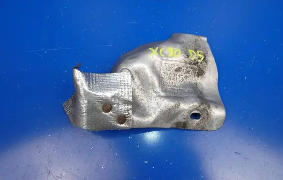 Volvo XC90 Heat shield in engine bay 31431156