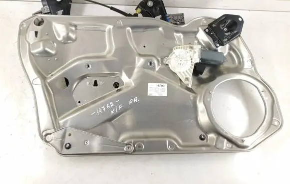 Mercedes-Benz CLS C218 X218 Front door electric window regulator 2078200642 2187200379