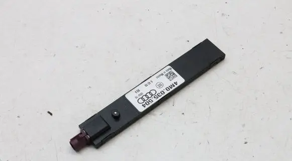 Audi Q7 4M Aerial antenna amplifier 4M0035504