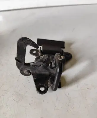Audi A3 S3 8L Engine bonnet/hood lock/catch 8L0823480