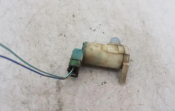 Nissan X-Trail T30 Windscreen/windshield washer pump MC212 2224616A