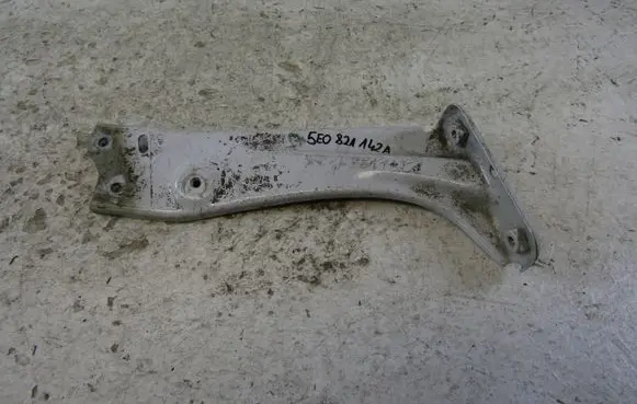 Skoda Octavia Mk3 (5E) Fender mounting bracket 5E0821142A
