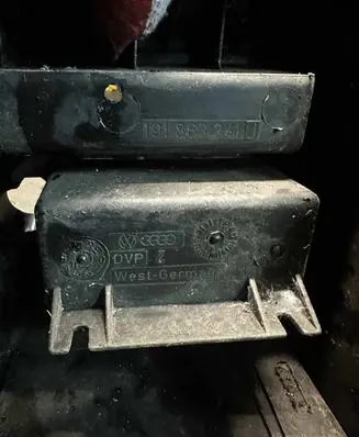 Volkswagen Golf II Center console 191863241J