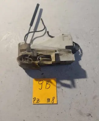 Volkswagen Sharan Front door lock 82746238