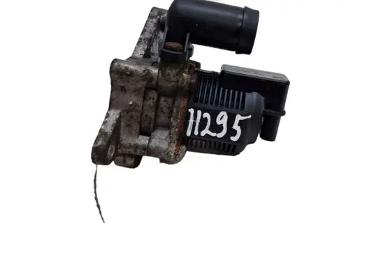 Volkswagen Jetta VI EGR valve 04E131097D