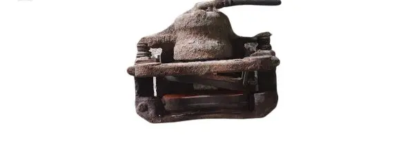Honda CR-V Front brake caliper NOCODE