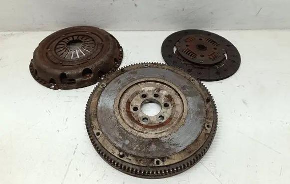 Volkswagen Golf V Clutch set kit 030105271D