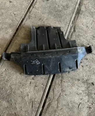 Audi Q7 4L Engine splash shield/under tray