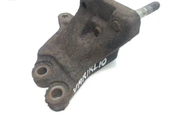 Hyundai i30 Engine mounting bracket 8k28