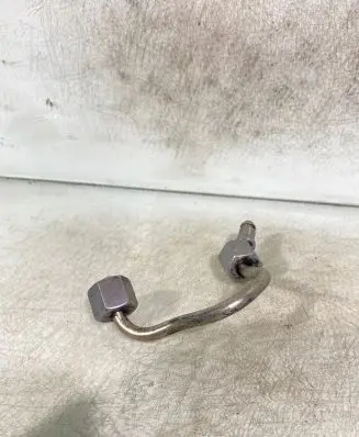Fuel injector supply line/pipe