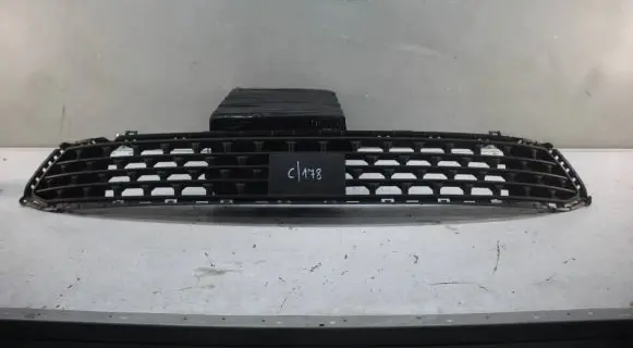 Hyundai Grand Santa Fe NC Front bumper lower grill