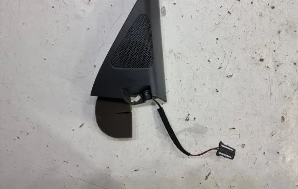 Volkswagen Tiguan Front door speaker cover trim 5N0837994B